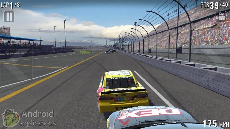 Скриншот #4 из игры NASCAR Heat Mobile